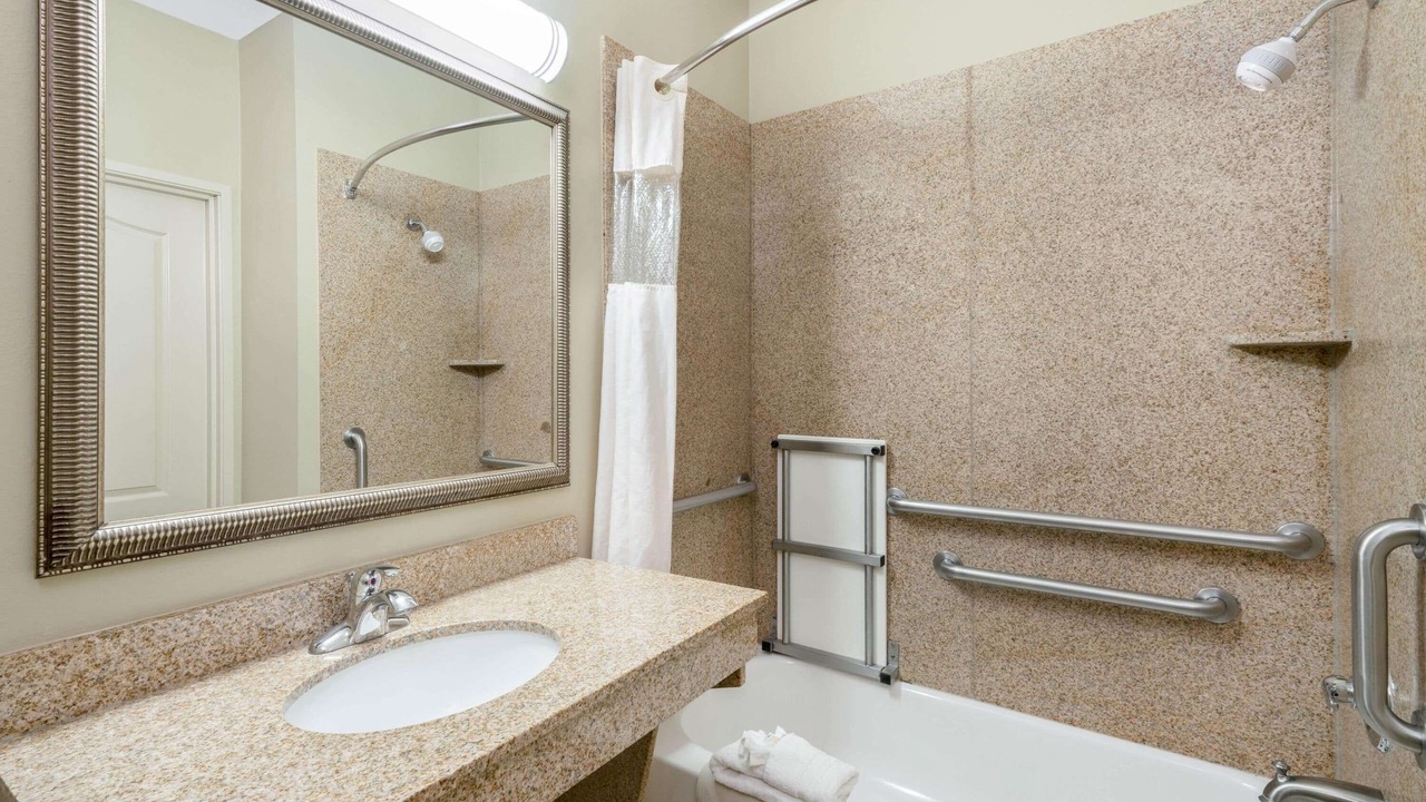 Photo of Bathroom in Broussard