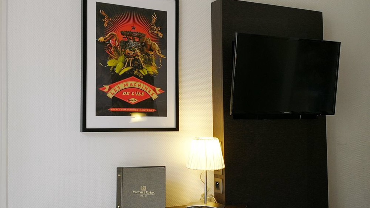 Photo of Bedroom in Graslin - Commerce