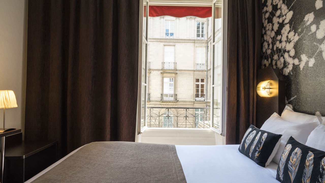 Photo of Bedroom in Graslin - Commerce
