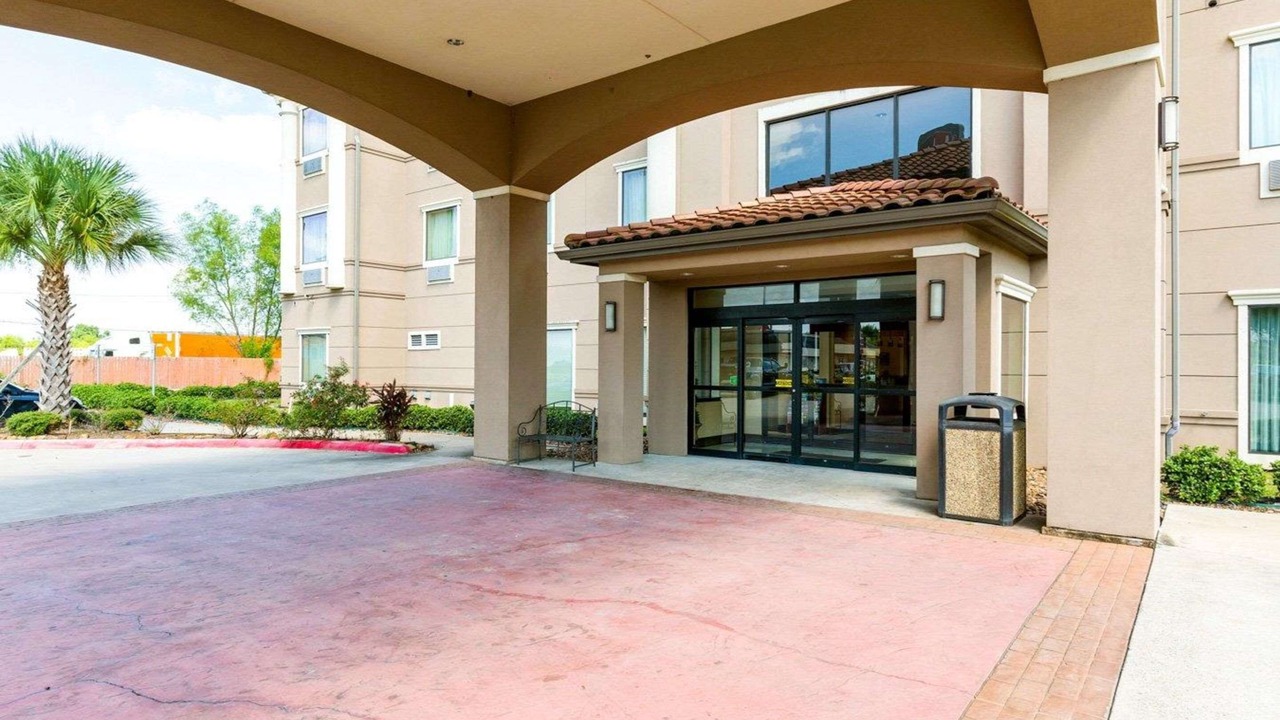 Photo of Outdoor in Winnie