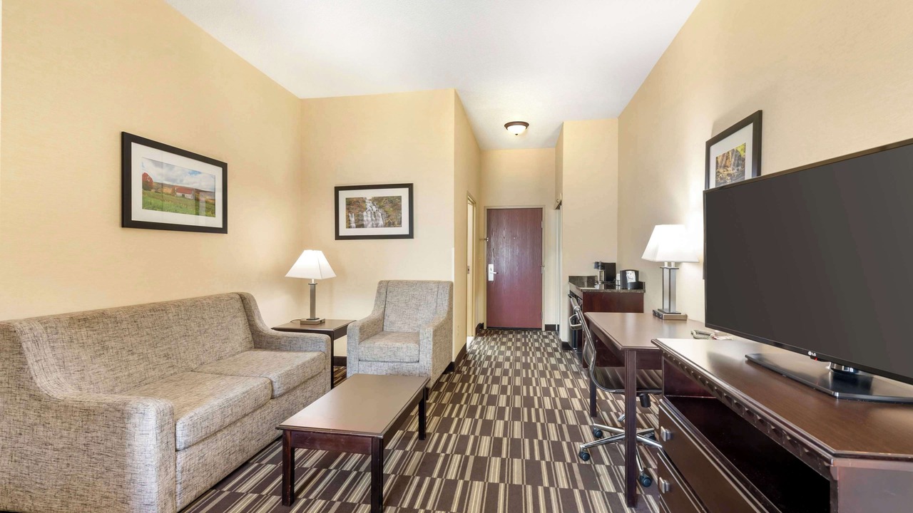 Photo of Others in Victor