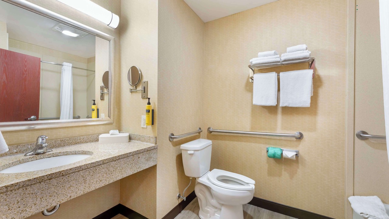 Photo of Others in Victor