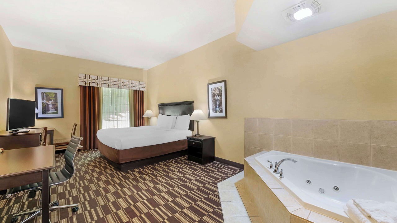 Photo of Bedroom in Victor