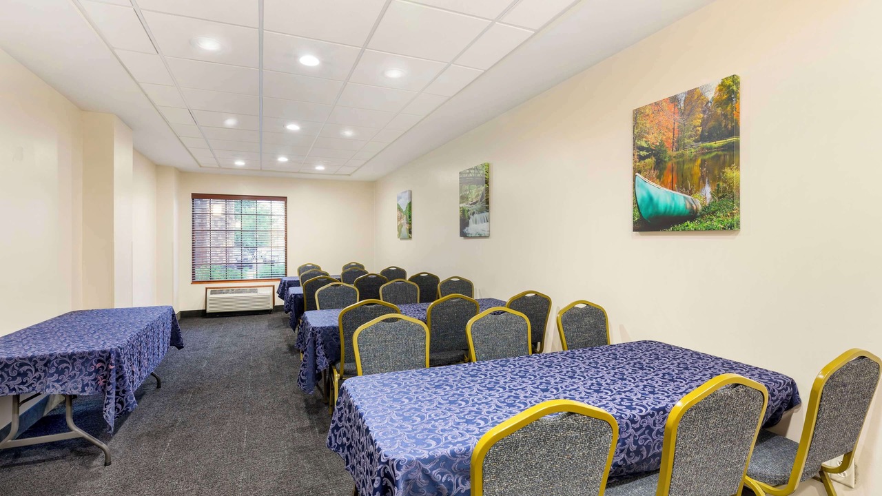 Photo of Others in Victor