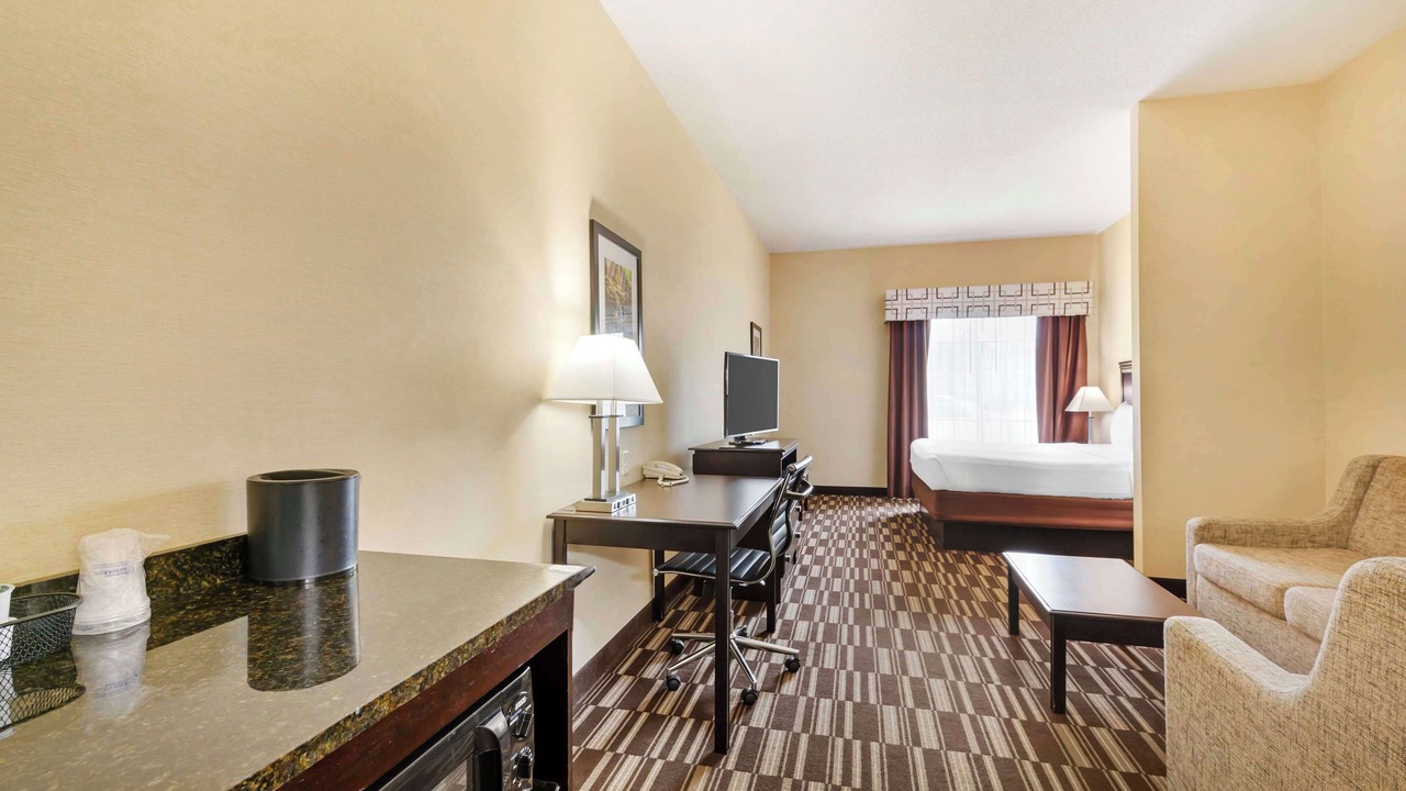 Photo of Others in Victor