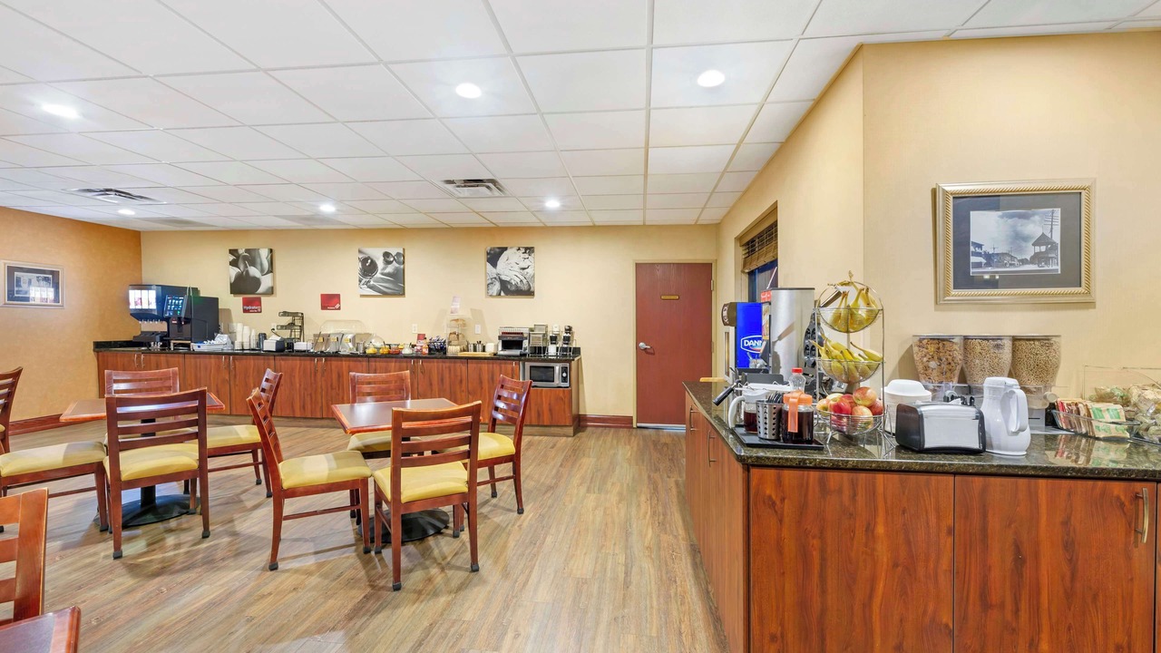 Photo of Others in Victor