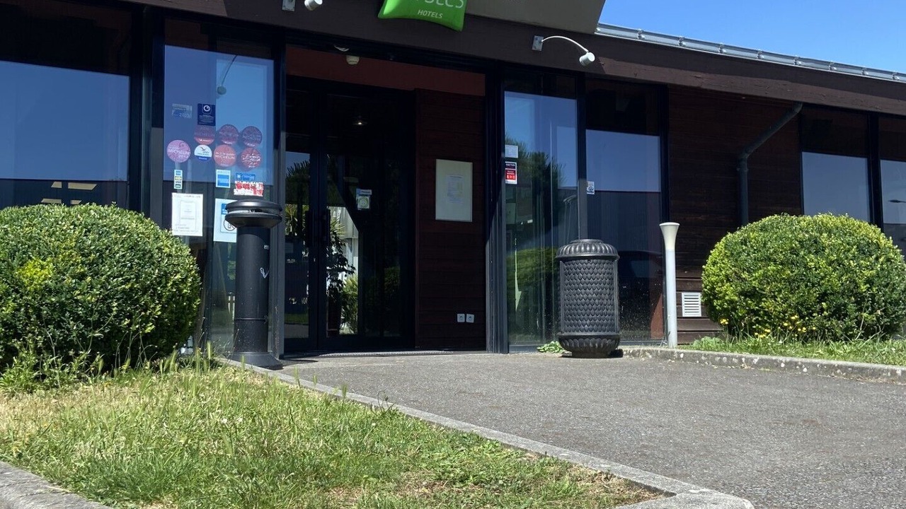 Photo of Others in Segre