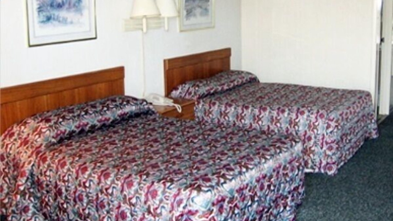 Photo of Bedroom in Scottsburg