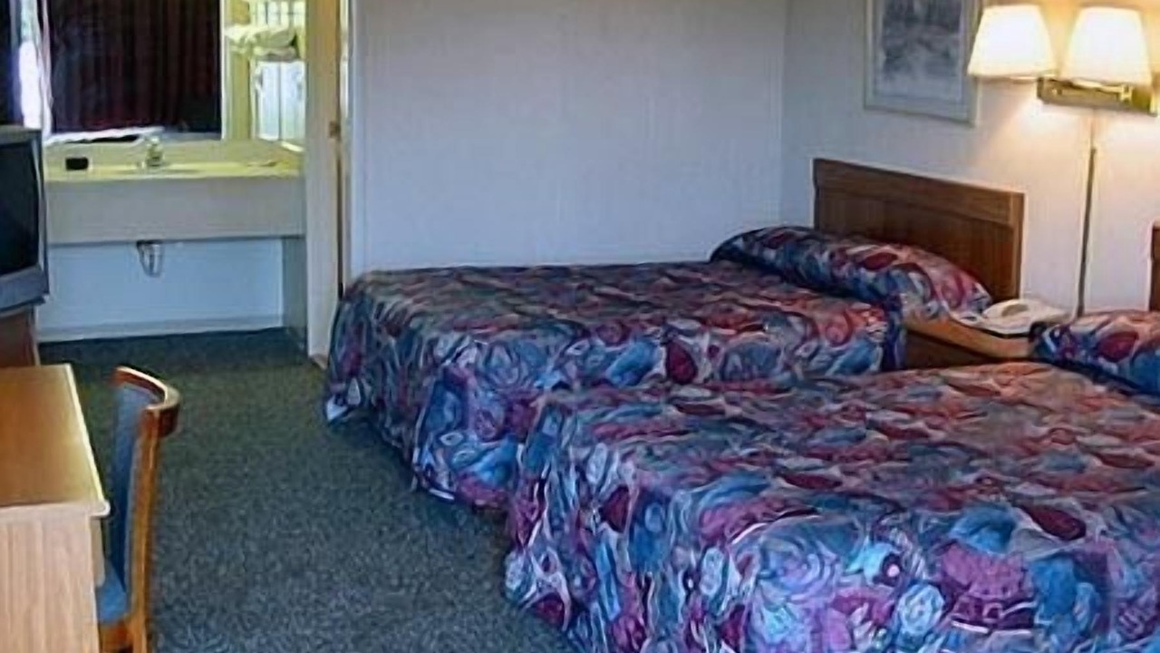 Photo of Bedroom in Scottsburg