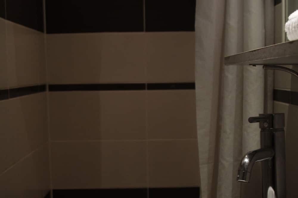 Photo of Bathroom in La Fuye-Velpeau