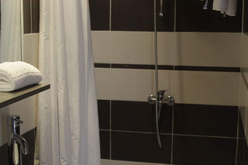 Photo of Bathroom in La Fuye-Velpeau