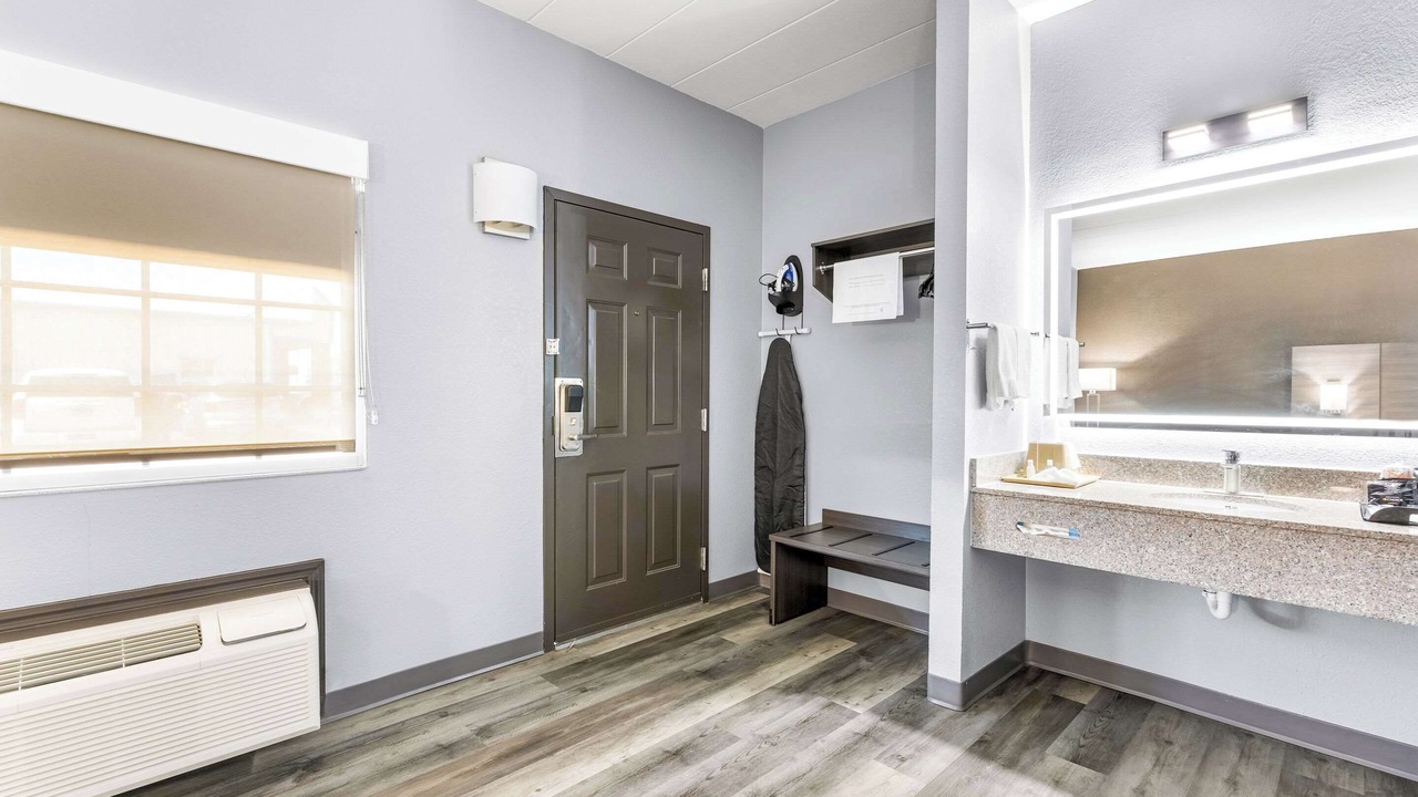 Photo of Bedroom in Lawrenceburg