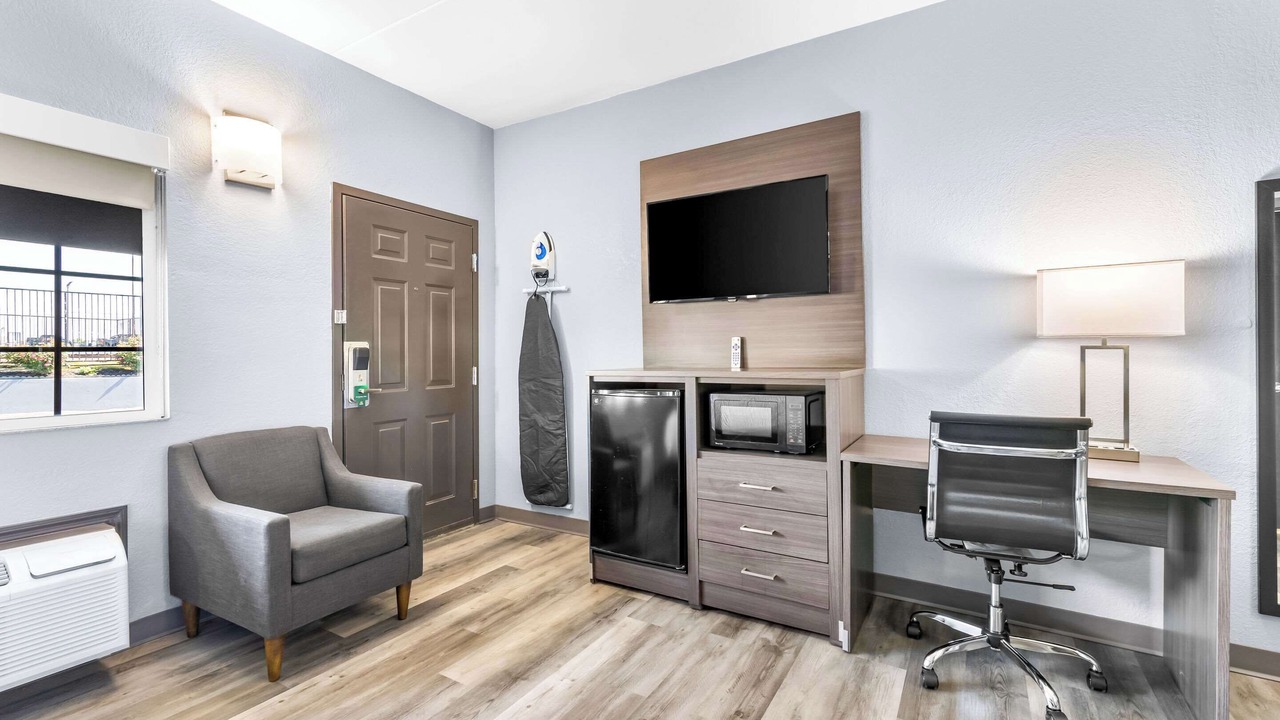 Photo of Bedroom in Lawrenceburg