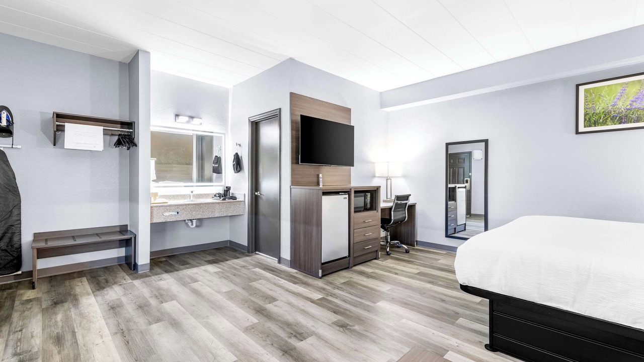 Photo of Bedroom in Lawrenceburg