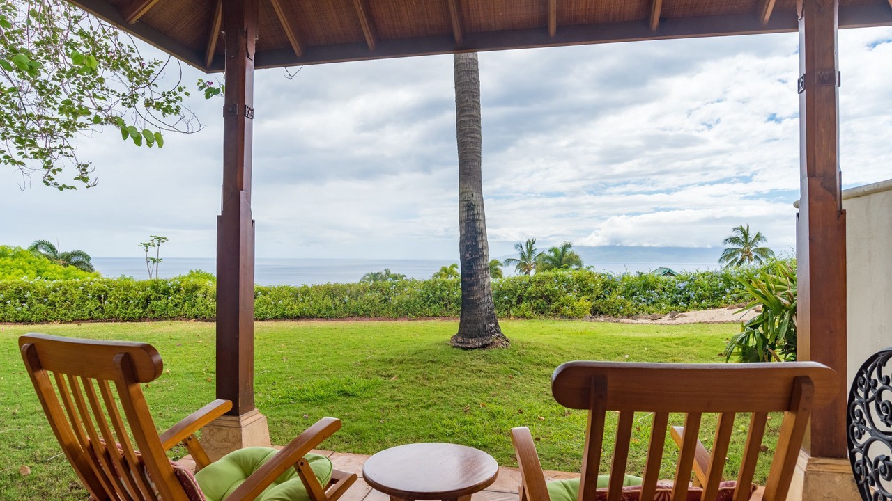 Photo of Bedroom in Historic Lahaina Front Street