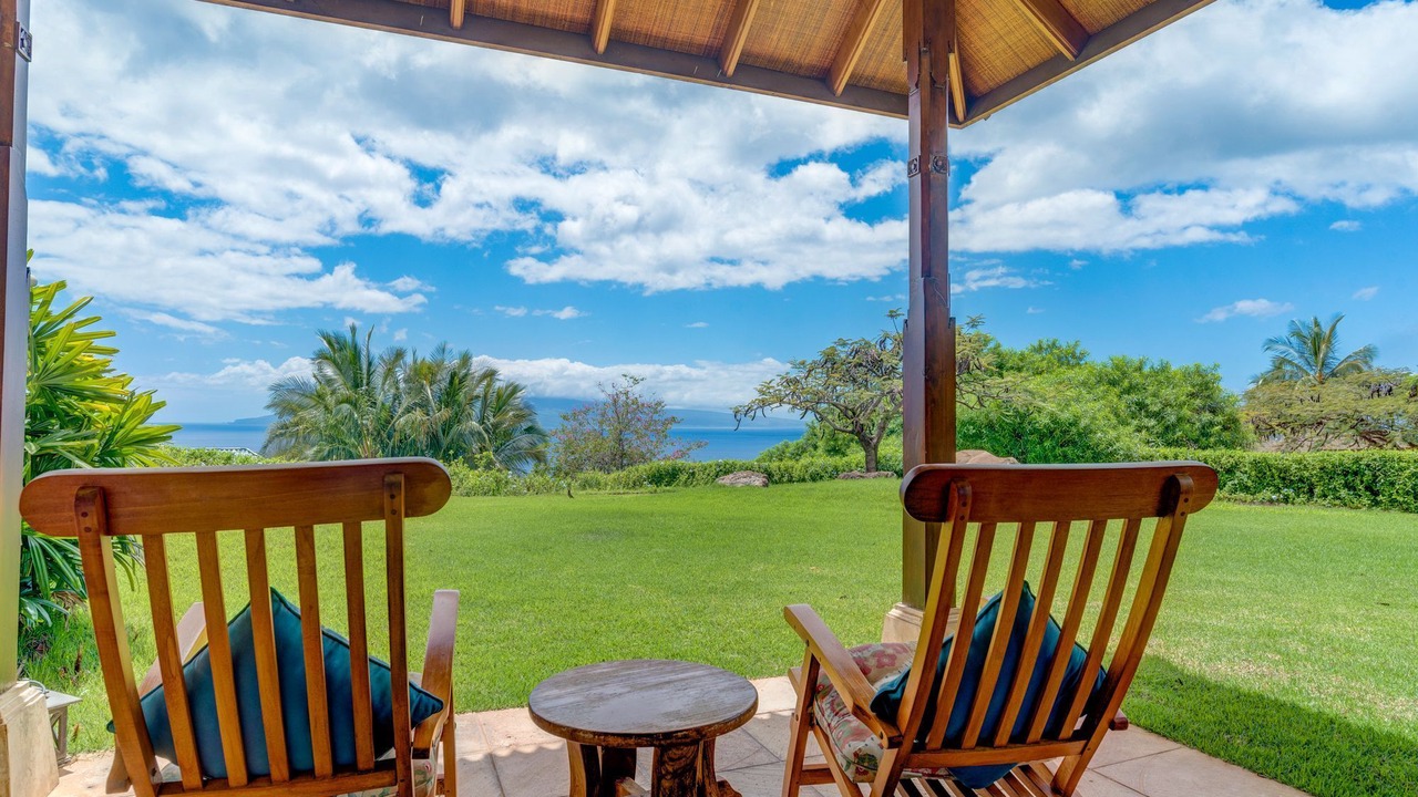 Photo of Bedroom in Historic Lahaina Front Street