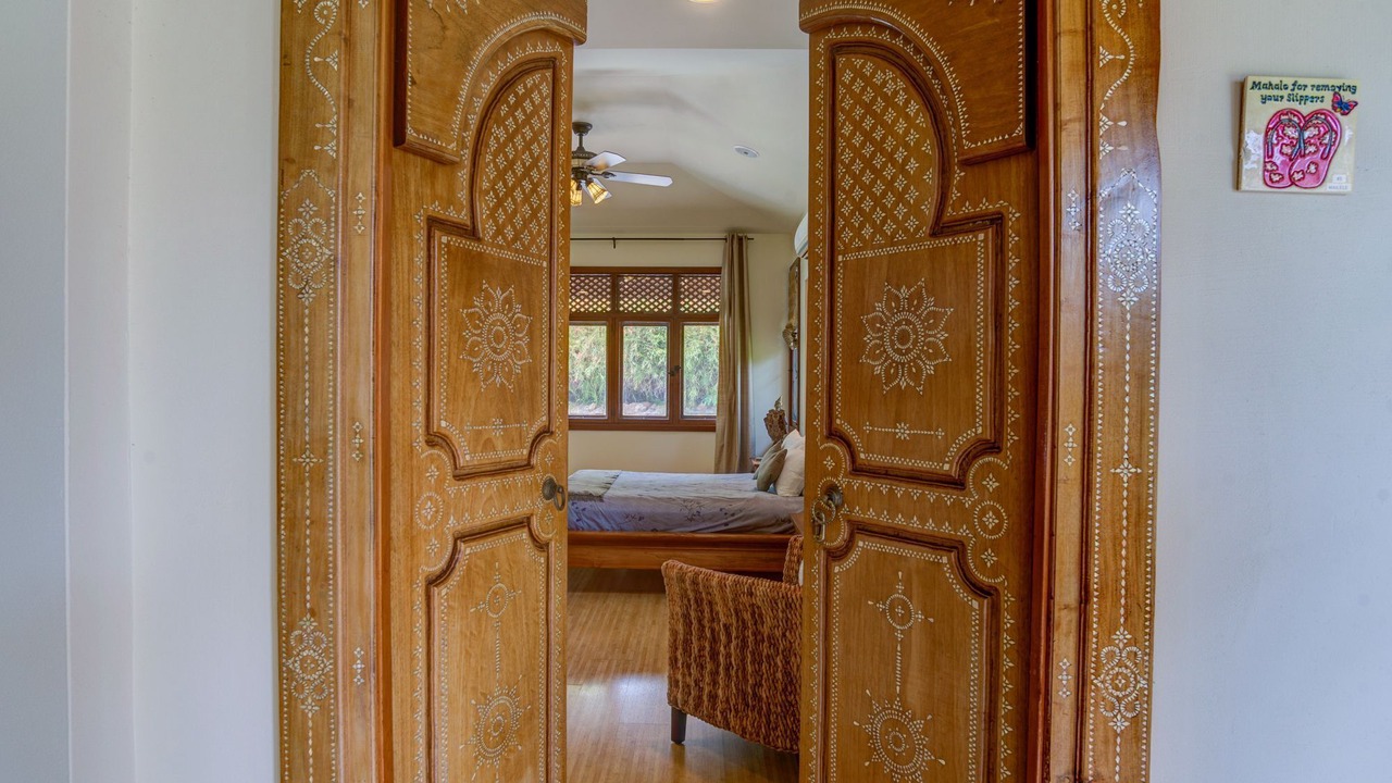 Photo of Bedroom in Historic Lahaina Front Street