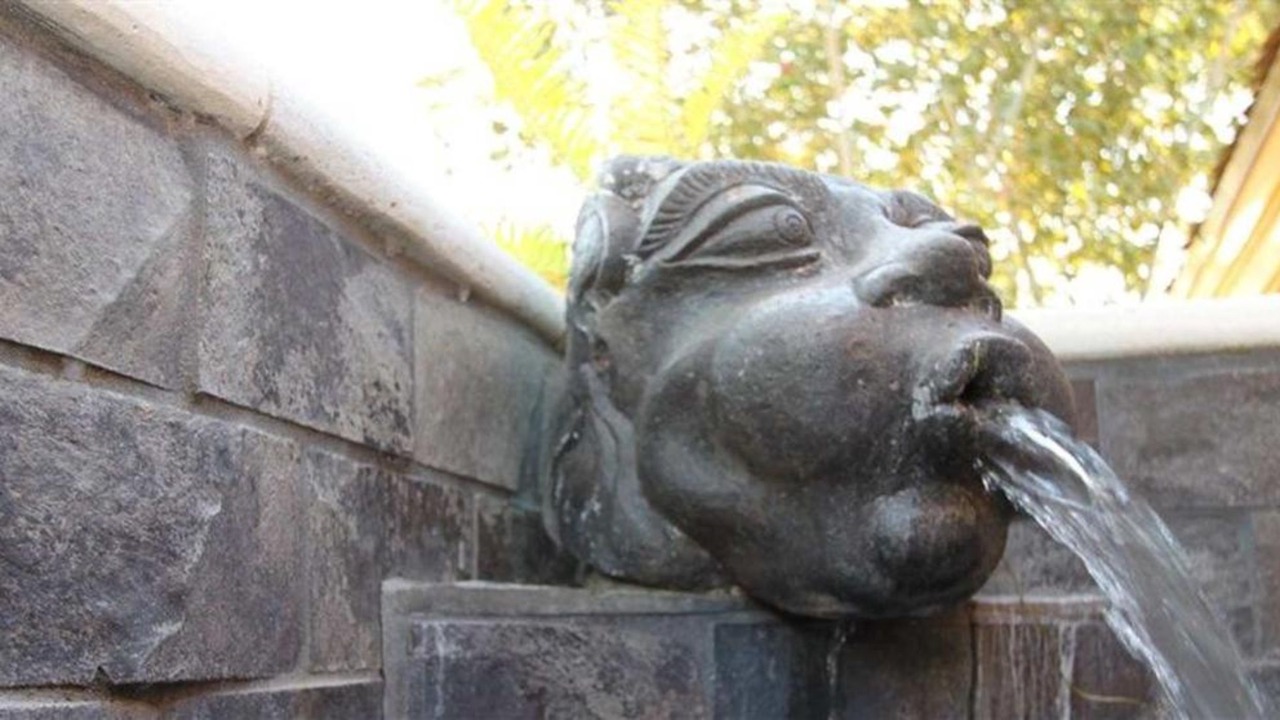 Photo of Bathroom in Historic Lahaina Front Street