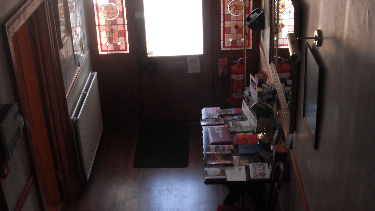 Photo of Others in Hoole