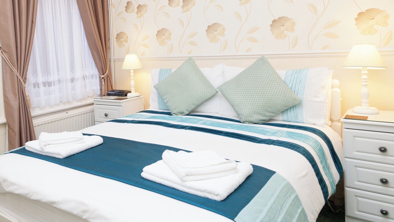 Photo of Bedroom in Torquay City Centre