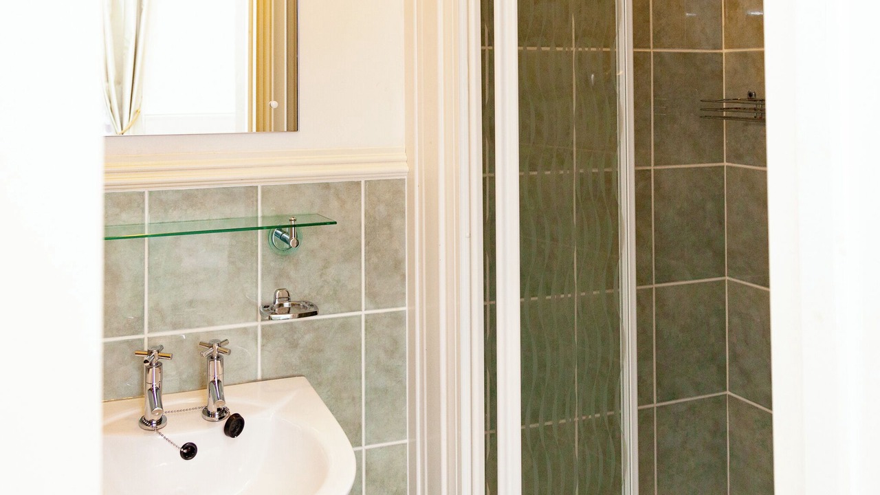 Photo of Bedroom in Torquay City Centre