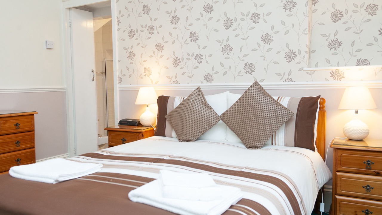 Photo of Bedroom in Torquay City Centre