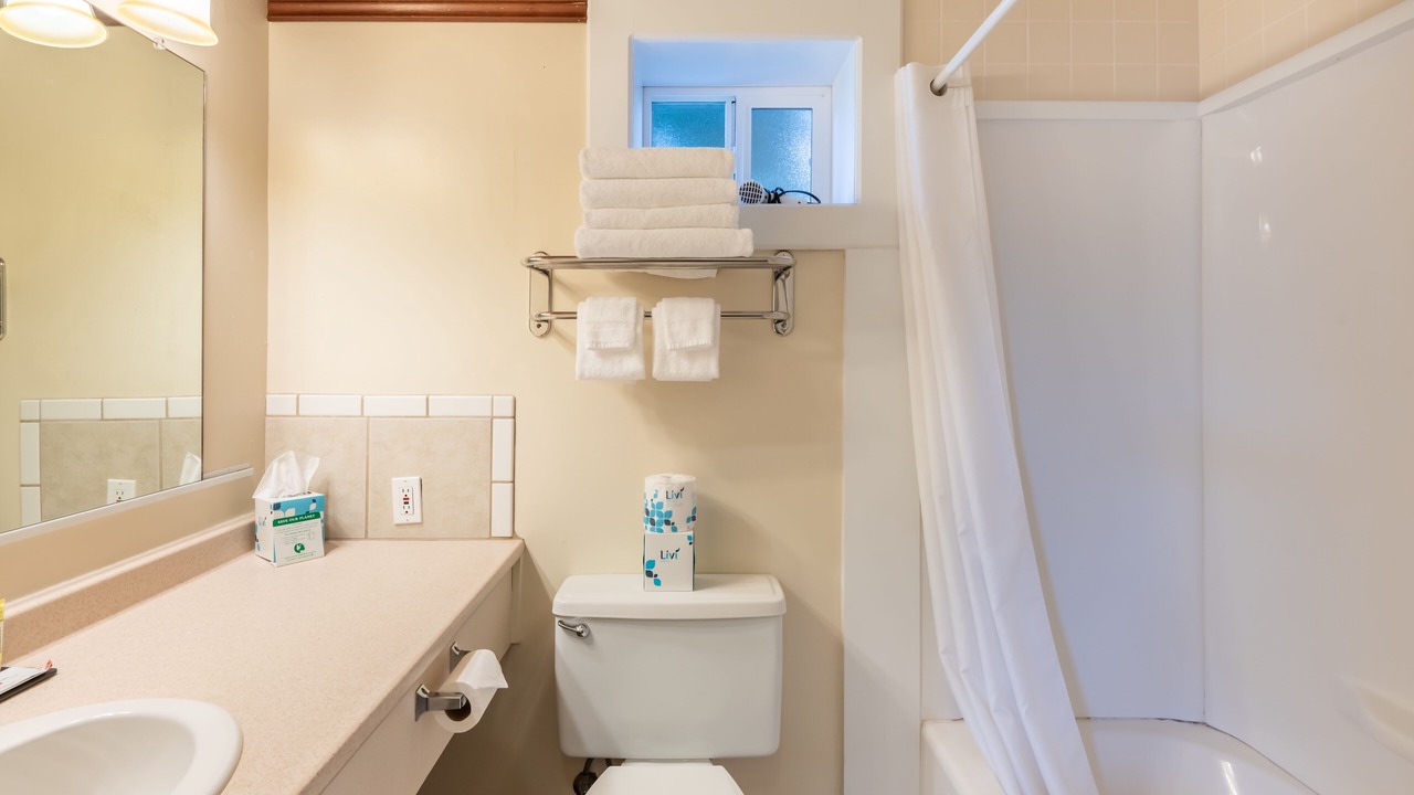 Photo of Bathroom in Gold Beach