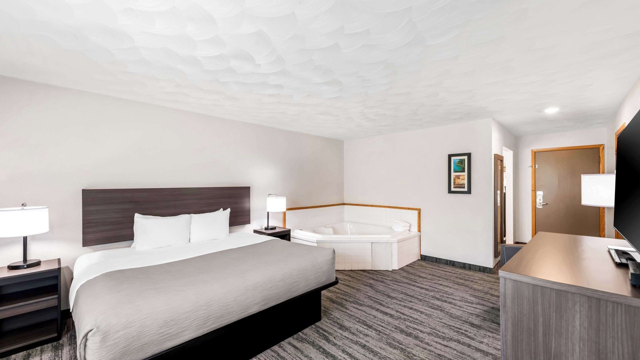 Photo of Bedroom in Munising