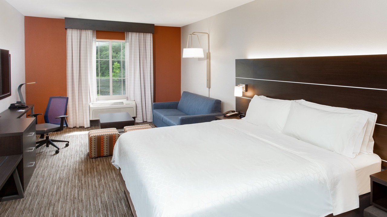 Photo of Bedroom in Haskell