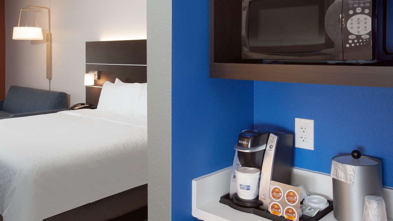 Photo of Bedroom in Haskell