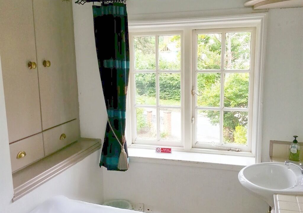 Photo of Bathroom in Claygate