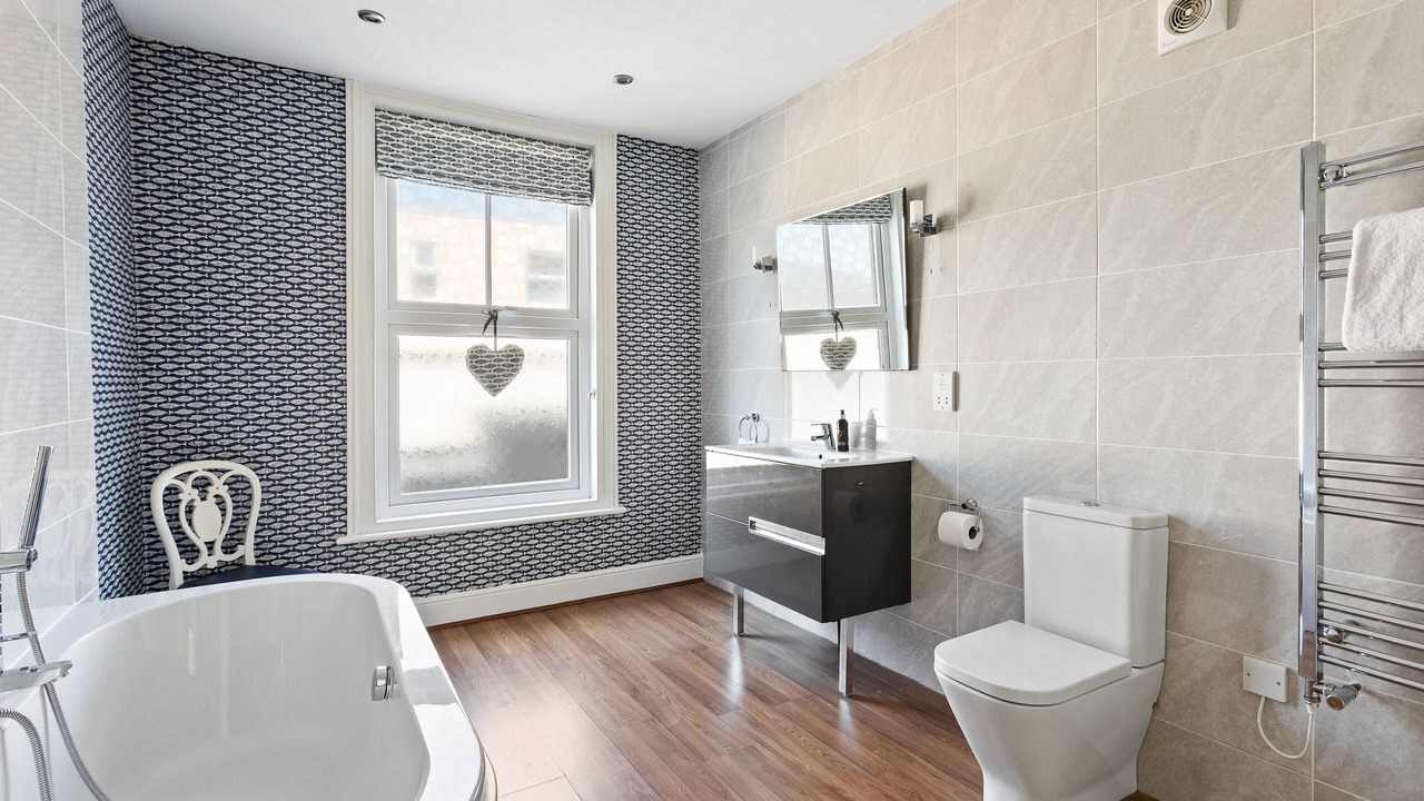 Photo of Bathroom in Torquay City Centre