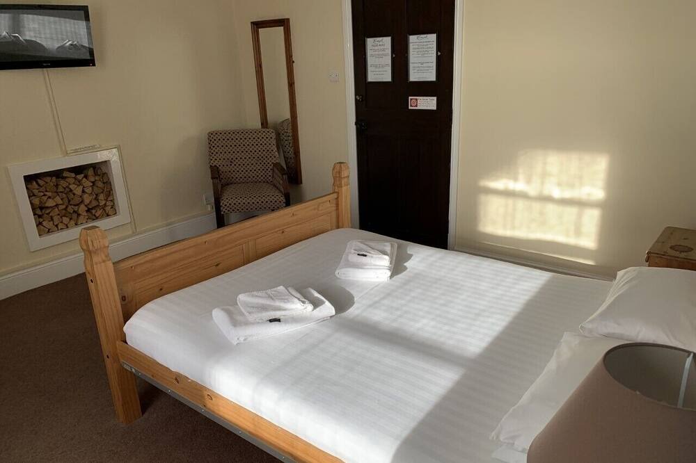 Photo of Bedroom in Bovey Tracey