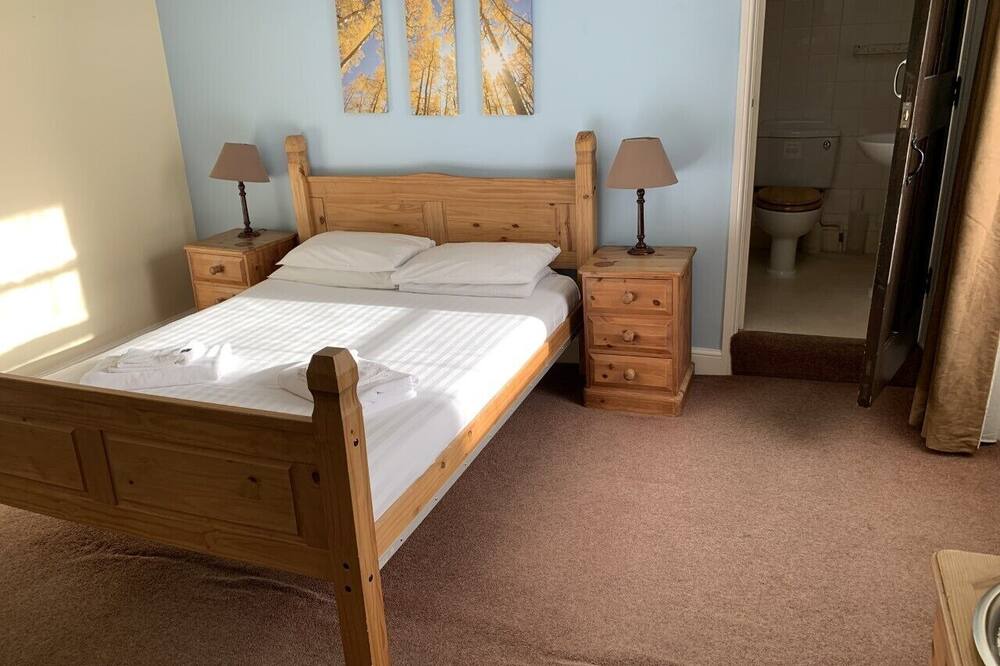 Photo of Bedroom in Bovey Tracey