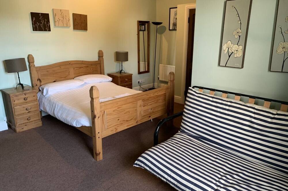 Photo of Bedroom in Bovey Tracey