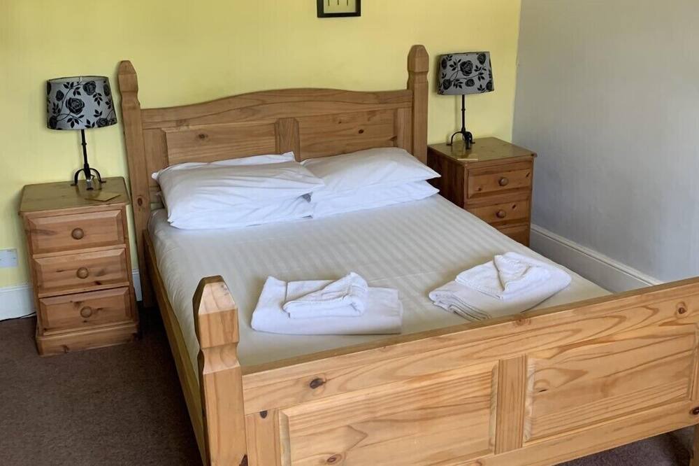 Photo of Bedroom in Bovey Tracey