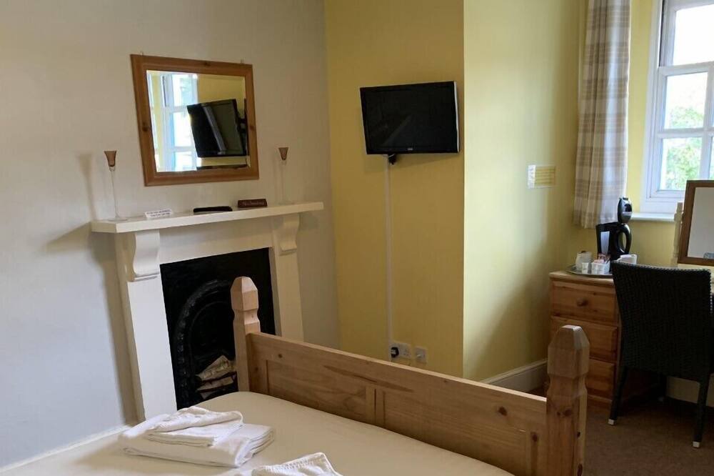 Photo of Bedroom in Bovey Tracey