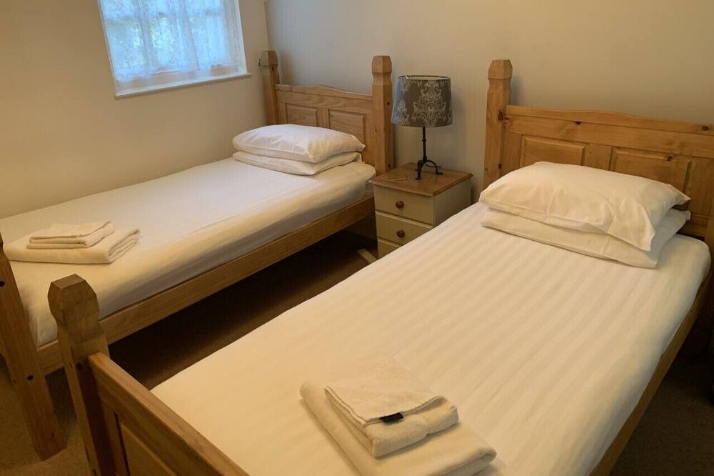 Photo of Bedroom in Bovey Tracey