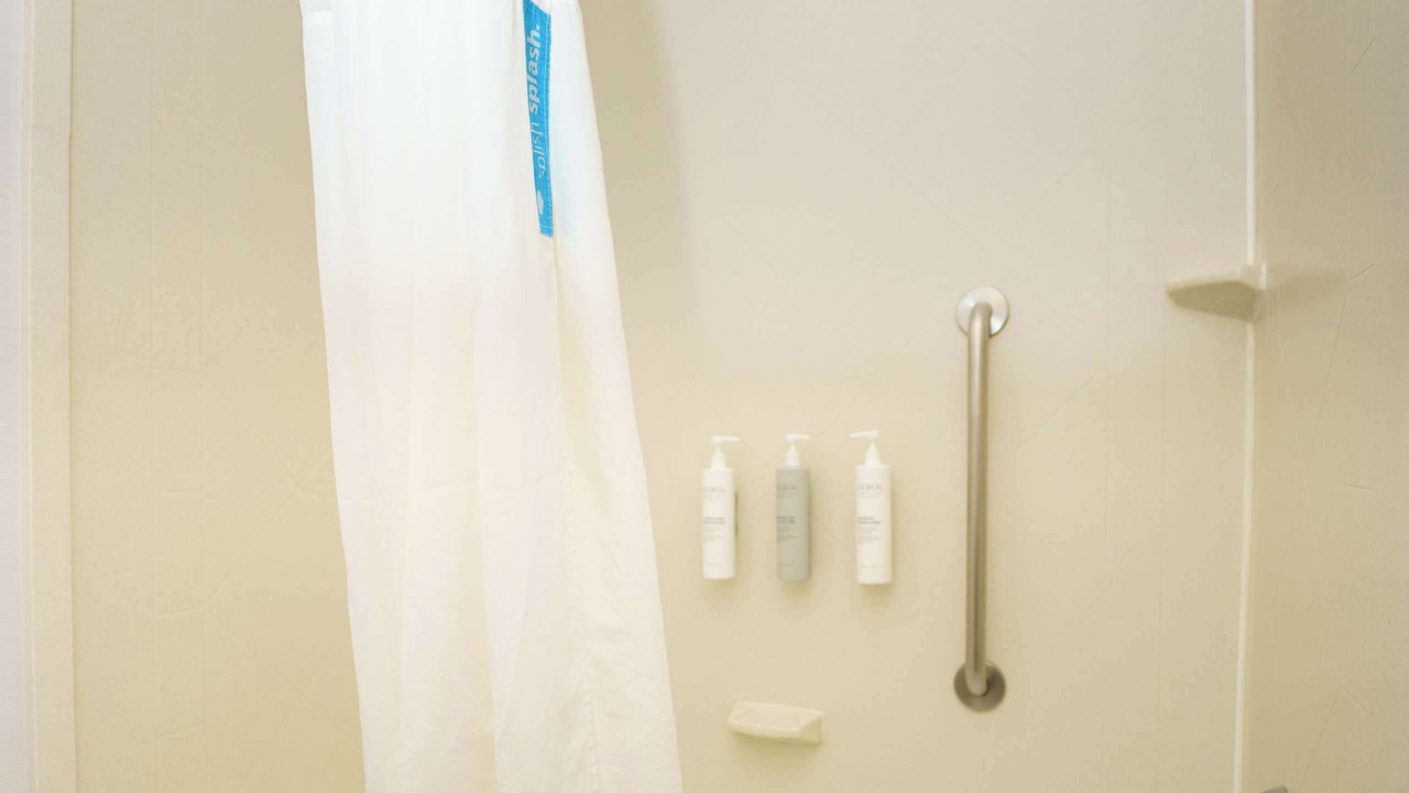 Photo of Bathroom in Garden City