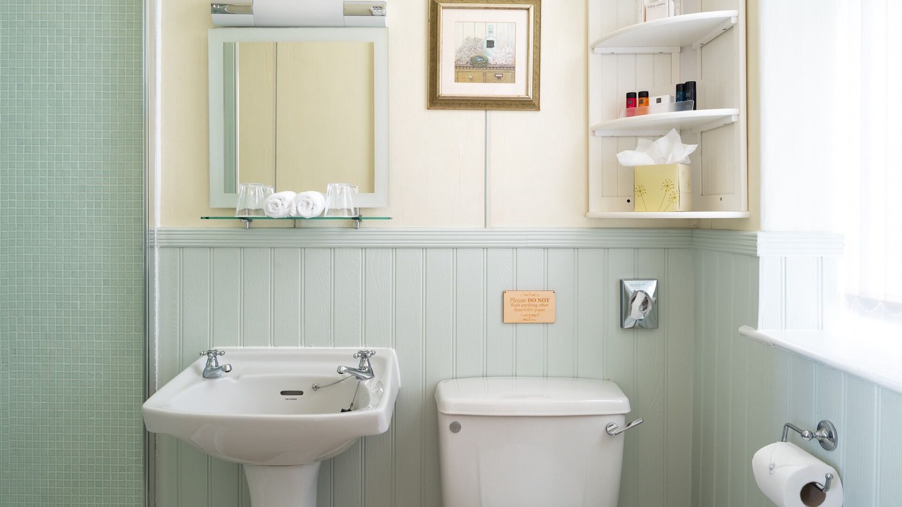 Photo of Bathroom in Lynton