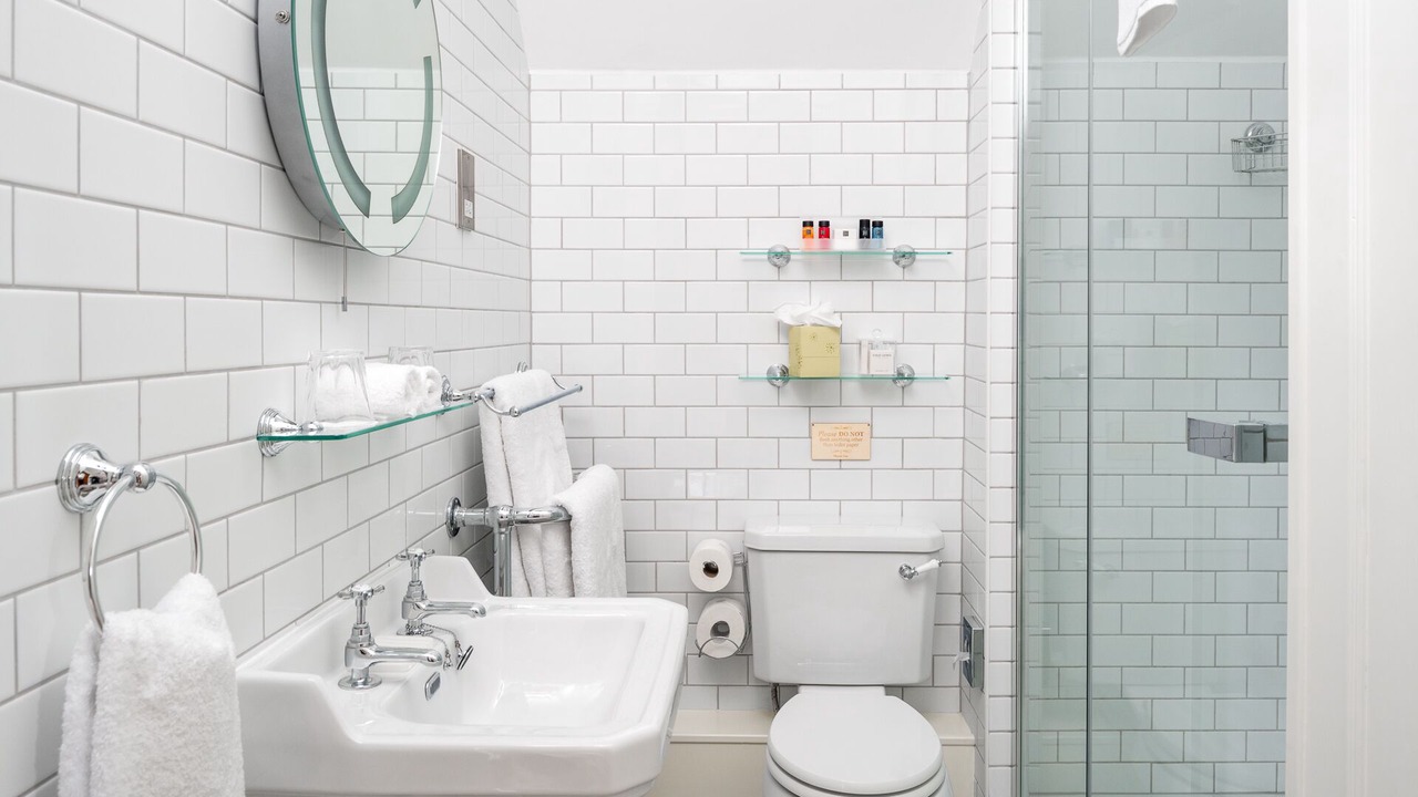 Photo of Bathroom in Lynton