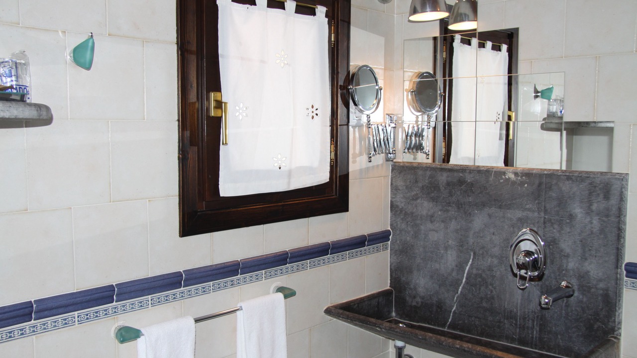 Photo of Bathroom in Lesaka