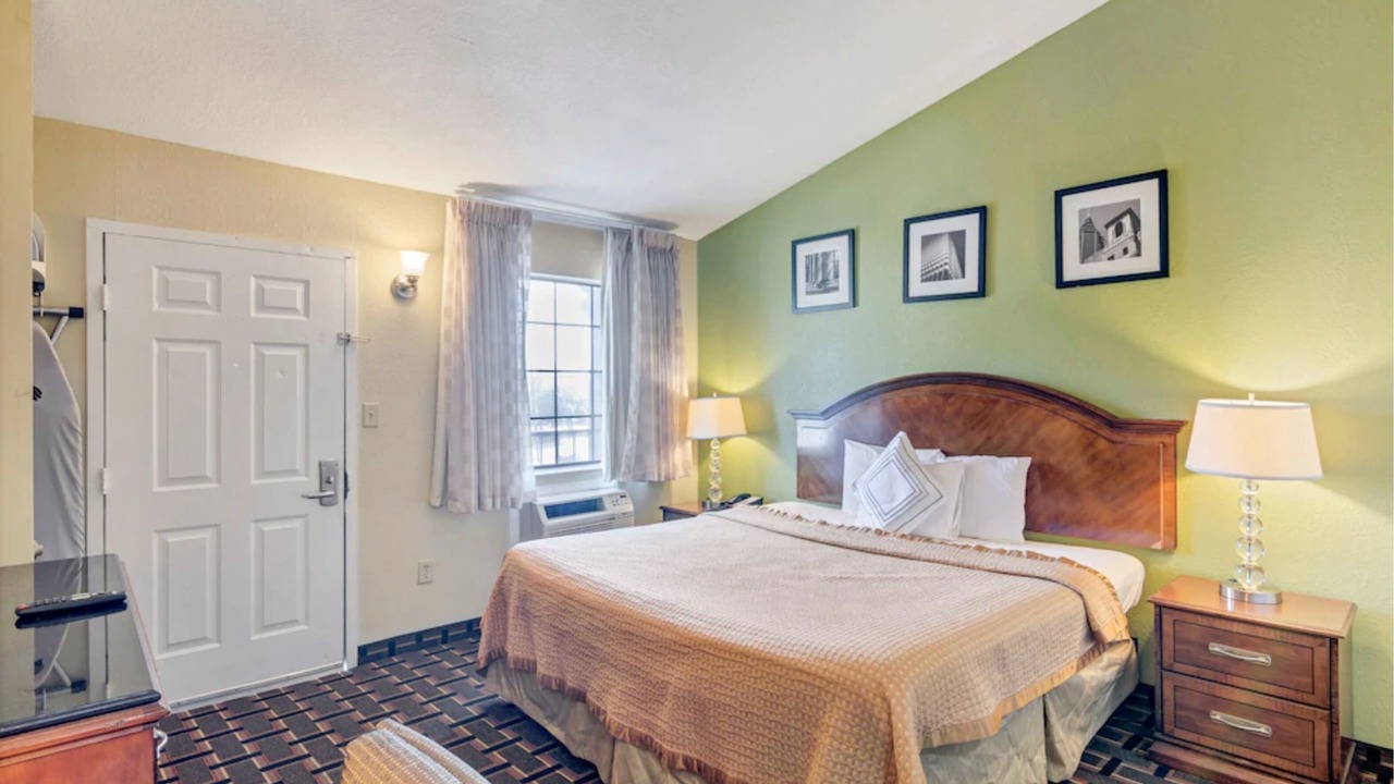 Photo of Bedroom in Savannah
