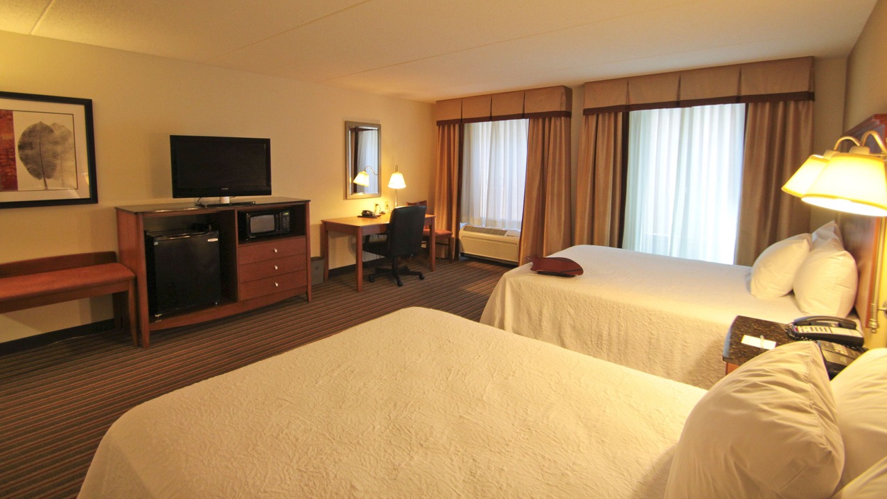 Photo of Bedroom in Coliseum Central