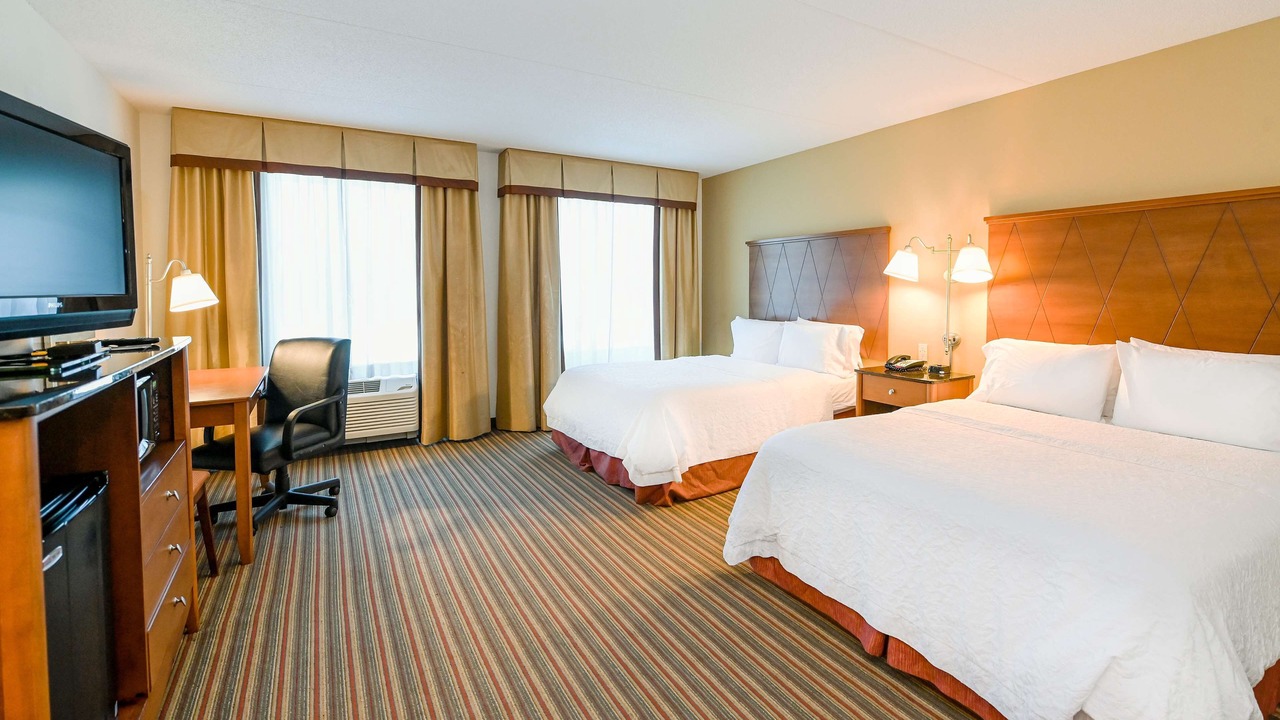 Photo of Bedroom in Coliseum Central