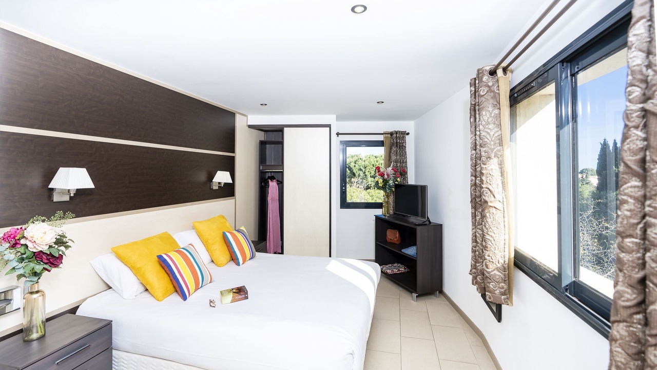 Photo of Bedroom in Alenya