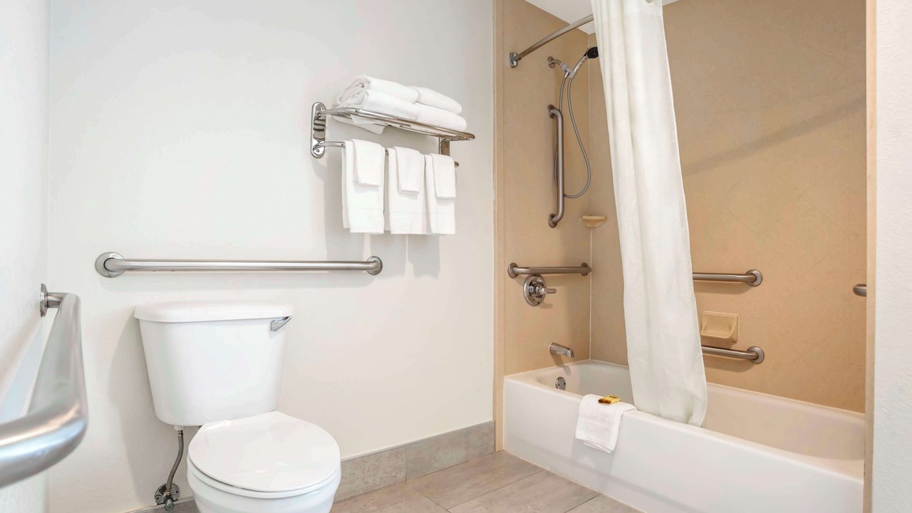 Photo of Bathroom in Daphne