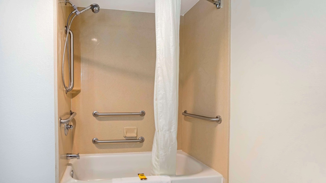 Photo of Bathroom in Daphne