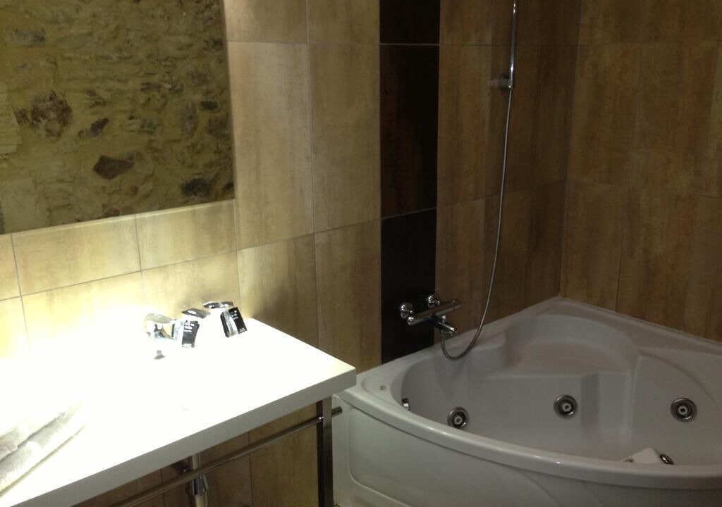 Photo of Bathroom in Roses