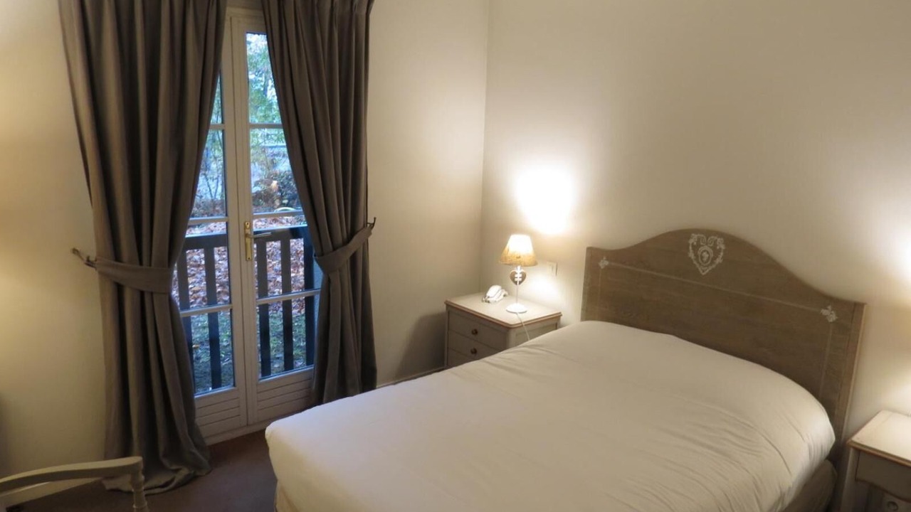 Photo of Bedroom in Royallieu Village